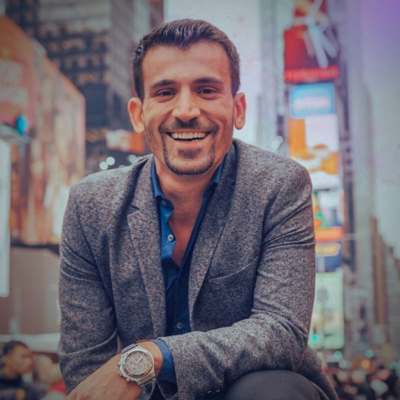 Professional photo of the mentor, Tiago Benevides